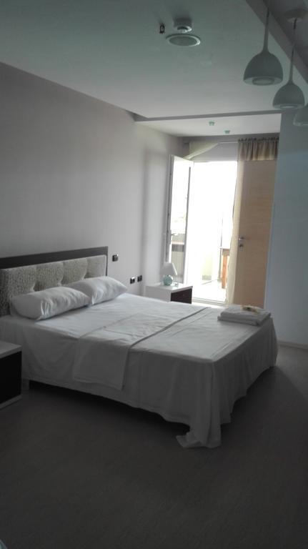 Hotel Albion Durres Exterior photo