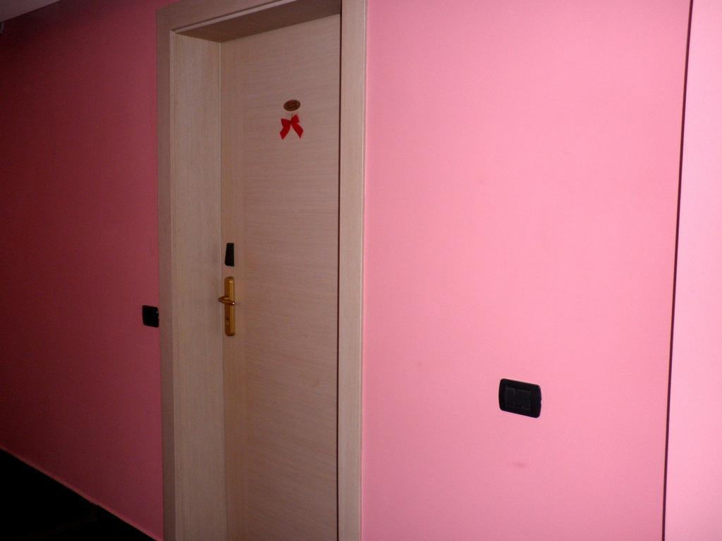 Hotel Albion Durres Exterior photo